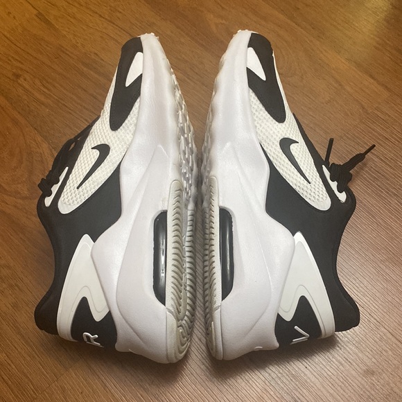 Women’s Nike Air Bolt Max CU4152-101 Size 8.5 - Picture 4 of 7